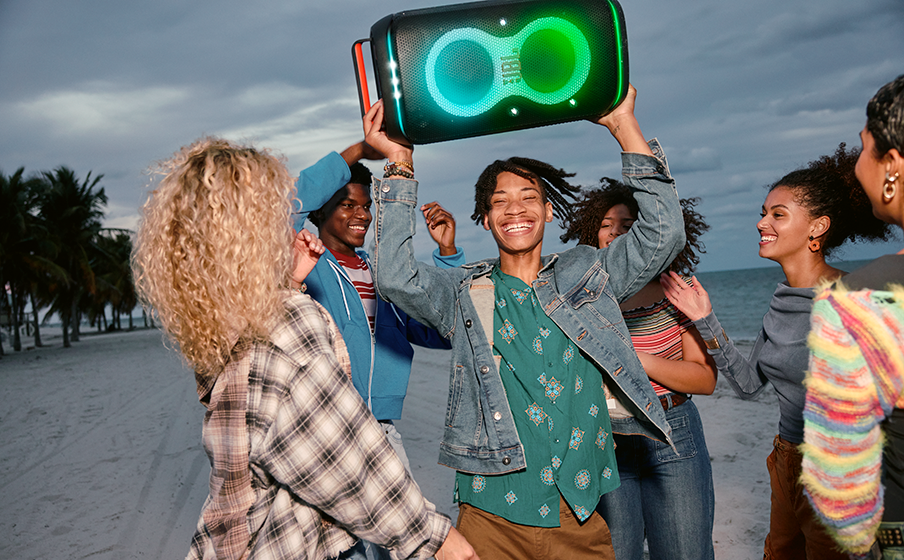 JBL PartyBox Club 120 lifestyle
